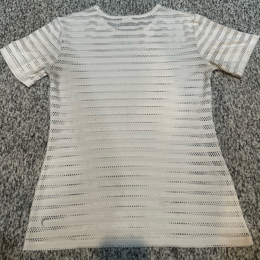 ZYIA Active white short sleeve athletic shirt, Mesh material, EUC.